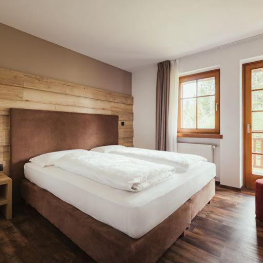 נובה פוננטה Hotel Leonard מראה חיצוני תמונה